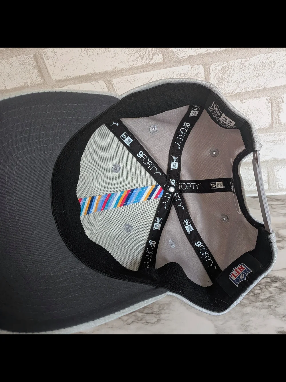 New Era 9FORTY Dallas Cowboys NFL Crucial Catch Intercept Cancer Snapback Hat - Picture 6 of 7
